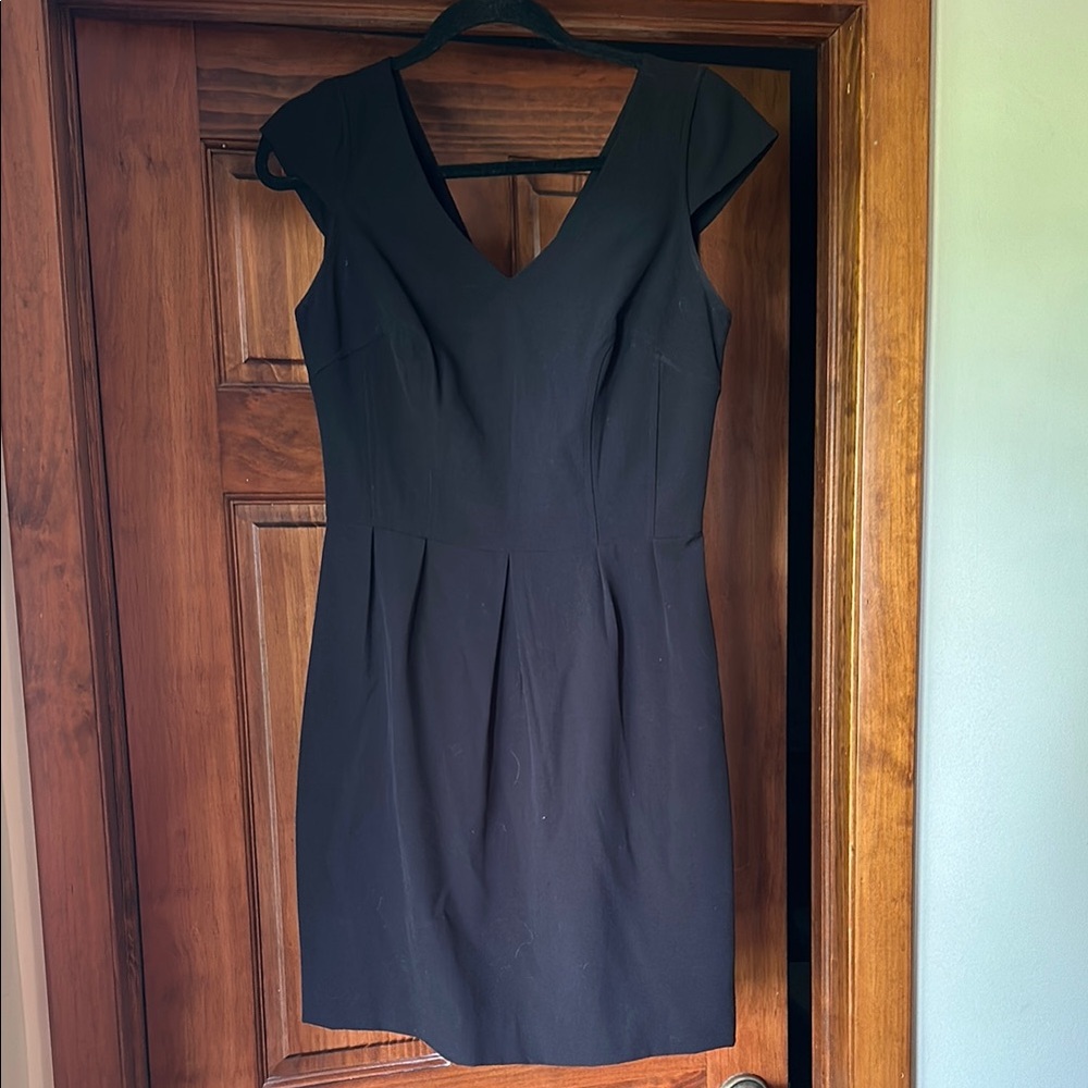 Worthington Black Sheath Mini Dress V-Neck Sleeveless